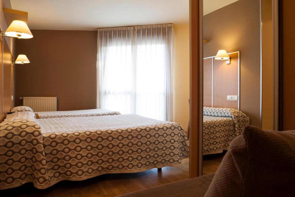 Hotel La Polar Gijón Zimmer foto